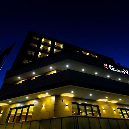 Grand View Hotel & Suites Copou Iasi Exterior photo